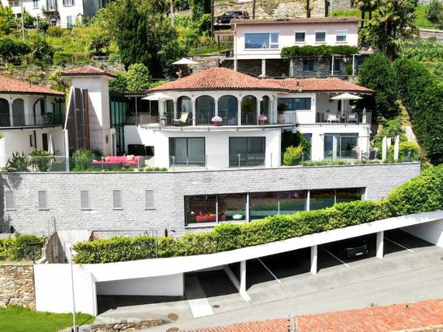 Brissago Moderne Villa mit Seesicht