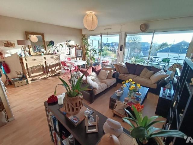 BRUZ Appartement T2 avec terrasse, garage et ascenseur Situé à proximité immédiate des éco.