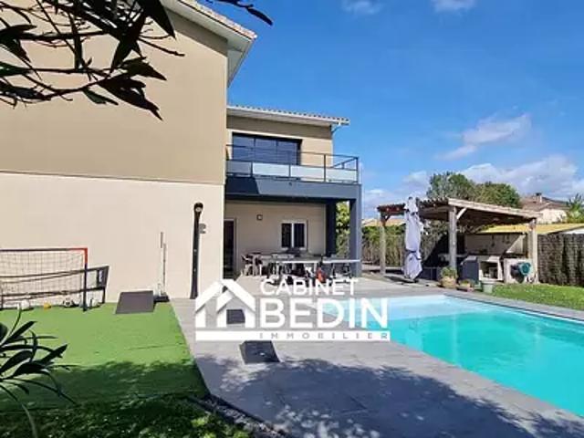 Bruges 33520 Achat / Vente maison 7 pièces t7 au dernier étage piscine