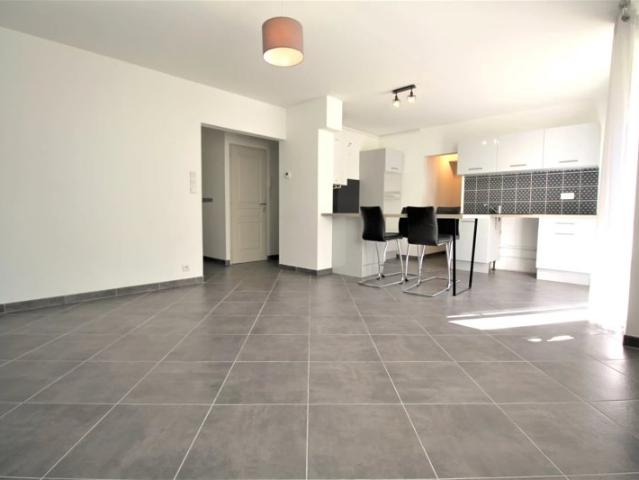 BRUGES Centre Grand T2 SANS TRAVAUX