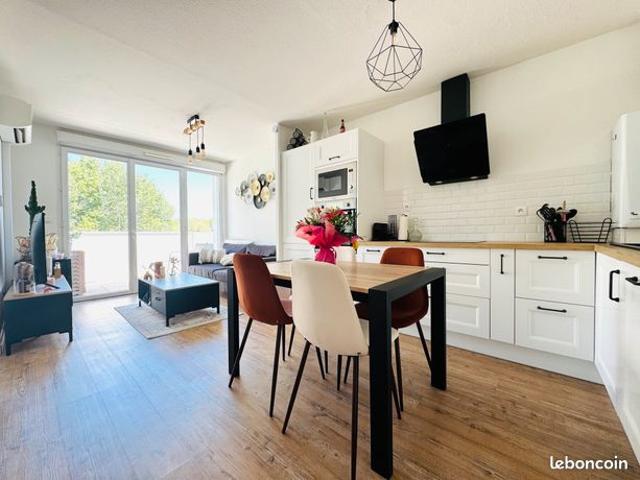 Bruges Le Tasta – T2 rénové, climatisation, balcon vue dégagée et parking