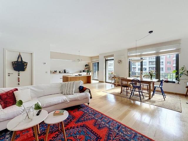 Brugmann Court: Superb apartment + terrace + parking