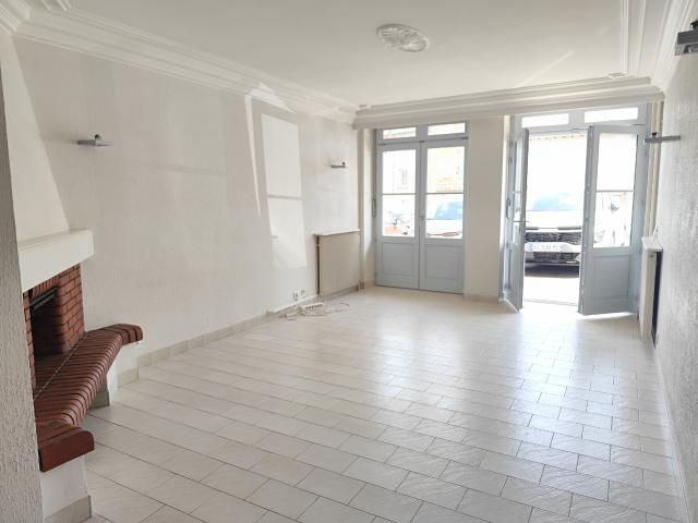 Brullioles, Maison de village en triplex avec garage