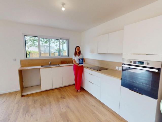 Brune maison neuve T4 jardin et garage
