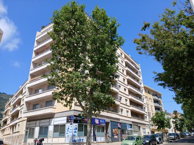 BRUNET T3 avec balcons, cave et parking