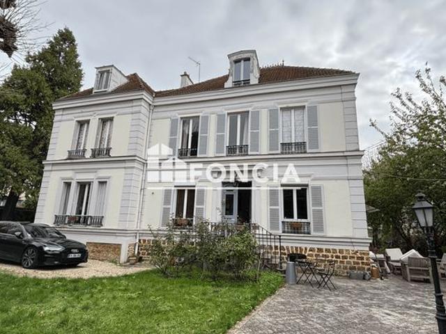 Brunoy centre ville superbe maison bourgeoise proche gare et commerces