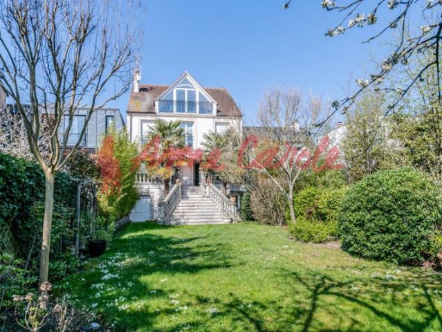 Bry sur Marne 94360 Quartier de la Pépinière Quai de l