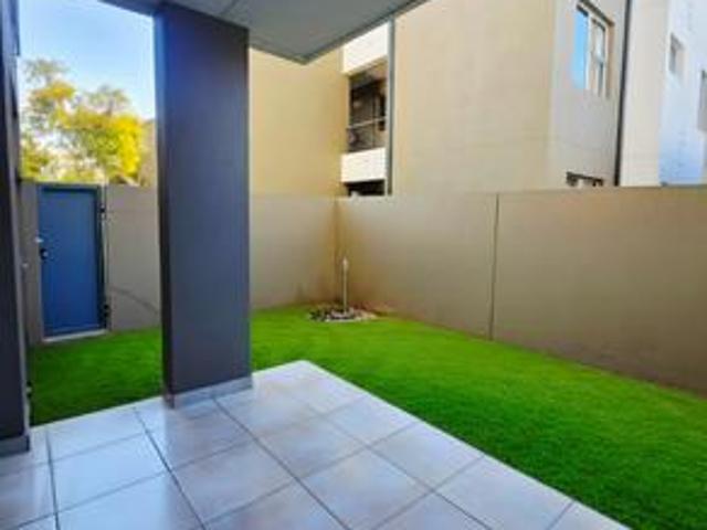 bryanston flat living with pool and.