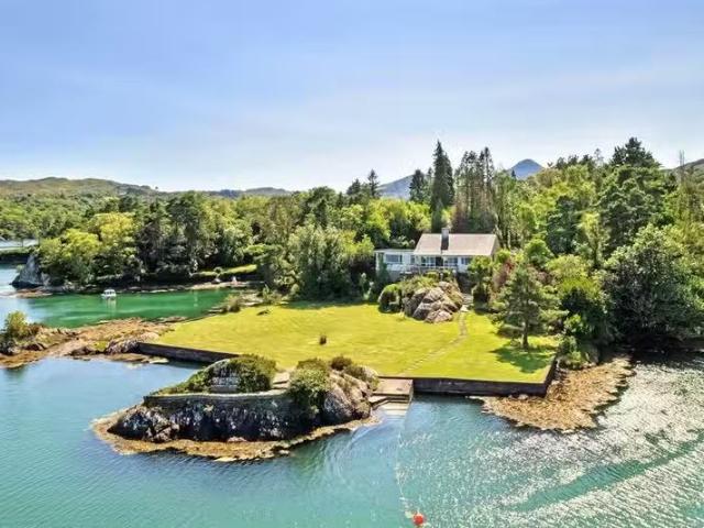 Brylands, Inchintaggart, Glengarriff, Co. Cork, P75 NA06