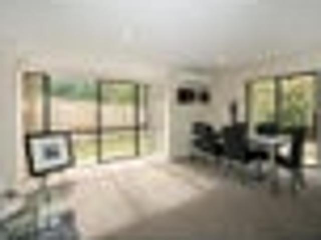 Bryndwr, 5 bedrooms, $1150 pw
