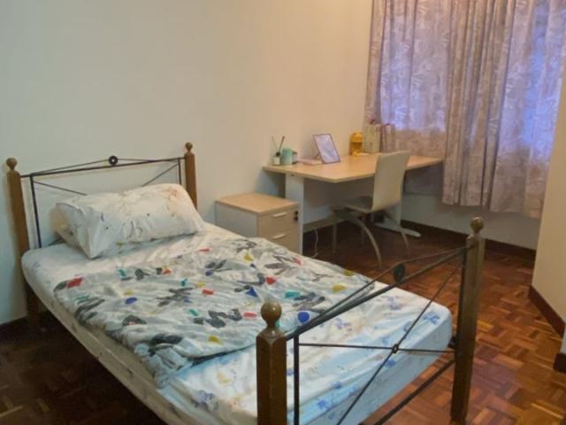 BU 4, BANDAR UTAMA, Middle Room for Rent Clean, Cozy & Furnished
