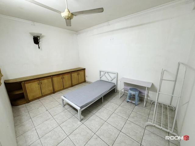 BU 10 room for rent‼️ Near Centrepoint Nearby University