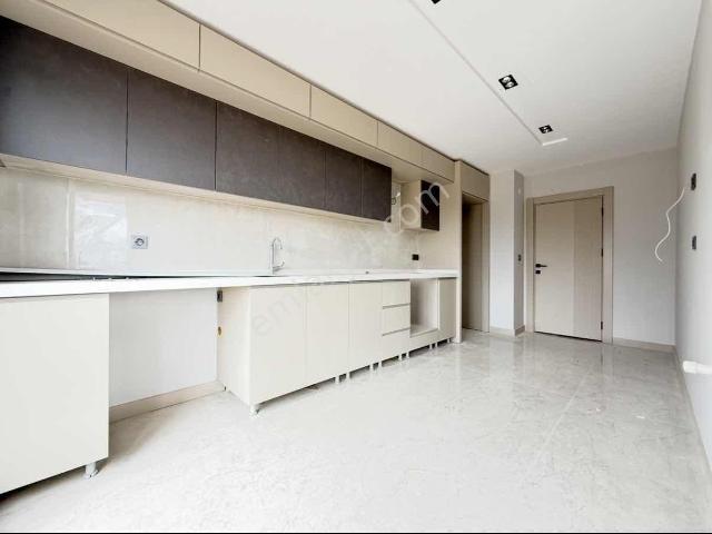 Bu_daireye_bakmadan_daire_almayın_salon_kadar_geniş_mutfaklı_!
