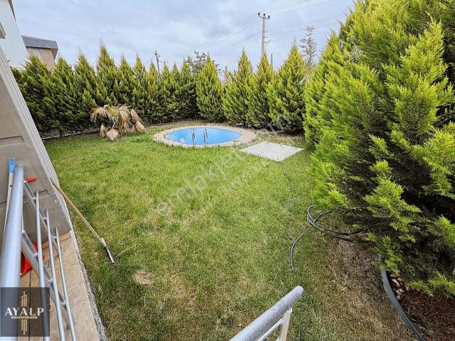 Bu Fiyata Böylesi Yok. Tripleks Ana Cadde Üzeri Lüks 4+1 Villa