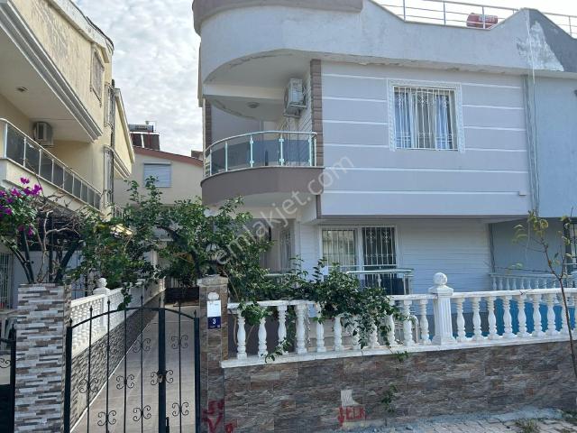 Bu Fiyata Kaçmaz. didim Efeler Mahallesi Merkezde Full Eşyalı Havuzlu Masrafsız 4+1 Villa