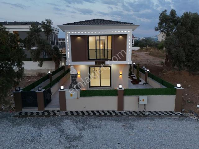 Bu Fiyata Yok Müstakil Havuzlu Geniş Ayrı Mutfak Villa