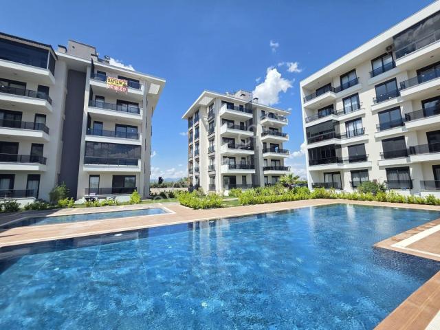 Bu Fiyata Yok / Ara Kat 55 M2 Geniş 1+1 / Havuzlu Sitede.