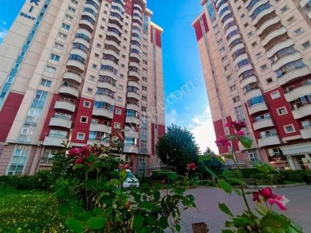 Buğra Dan Metro Kentte Ara Kat Güney Cephe Metro Yanı 1+1 Daire