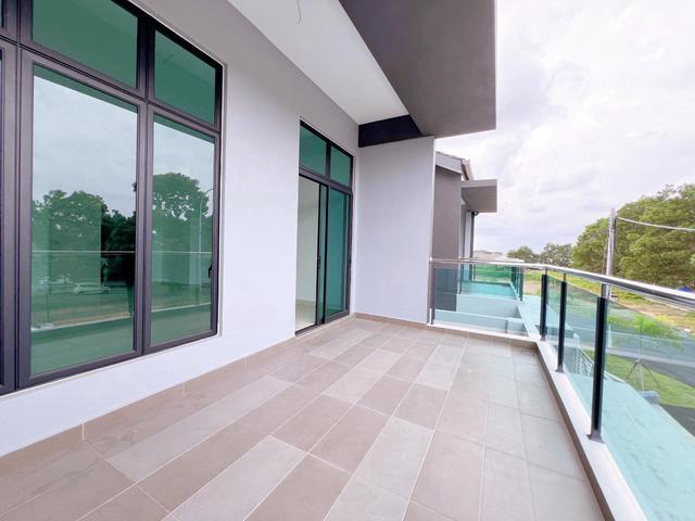 Bumi Lot 4B3B Full Loan Freehold Complete Double Storey Sg Udang