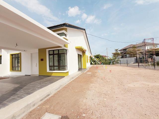 BUMI Lot Full Loan Extra Land Freehold 1 Storey SEMID Lorong Pandan