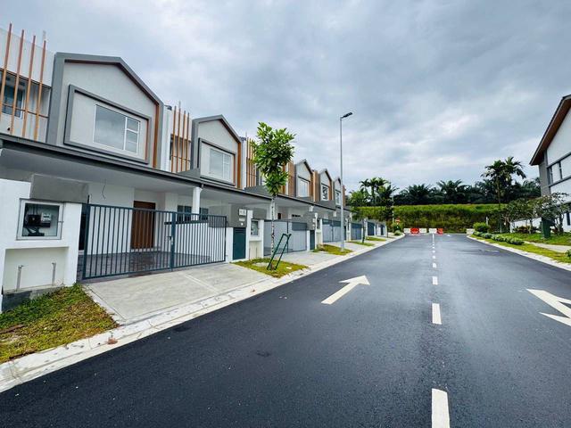 BUMIT LOT BARU Double Storey Myra Gardens 20x70