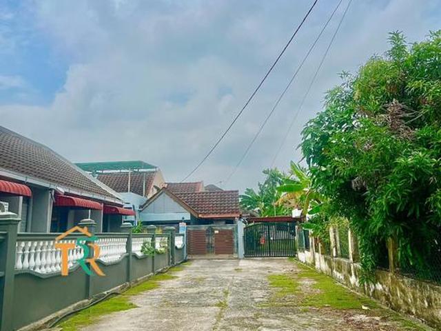 Bungalow 5 Bilik Taman Bayu