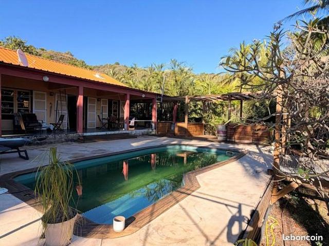 Bungalow 6 pièces 151 m²