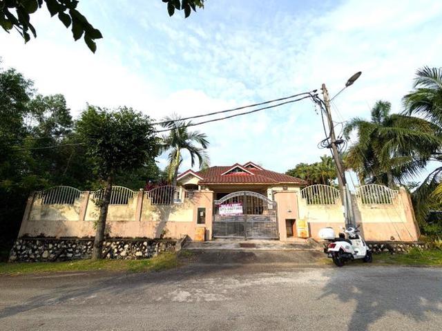 BUNGALOW 1 Tingkat Lorong Mahkota Impian Fasa 1 Puncak Alam