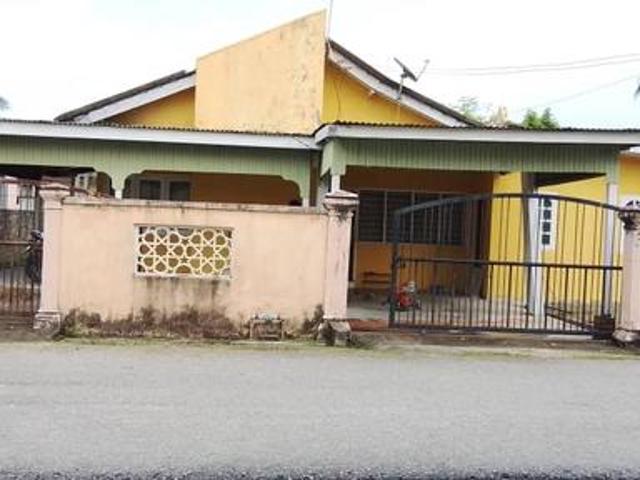 Bungalow Taman Saeda for sale