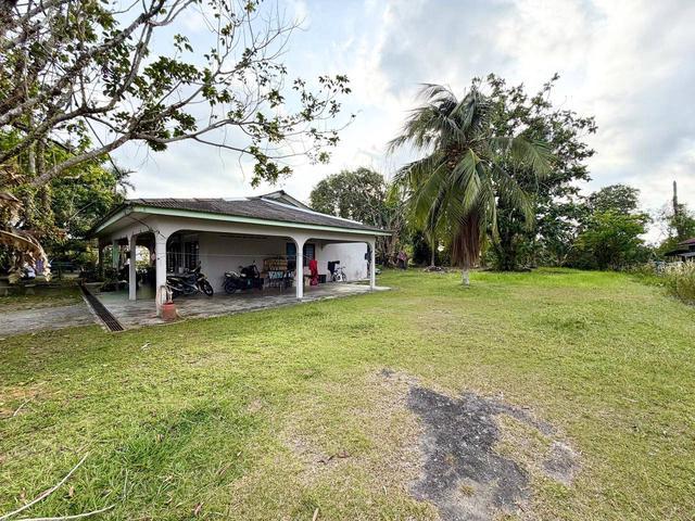 Bungalow tanah luas Bandar Penawar Jalan Indah