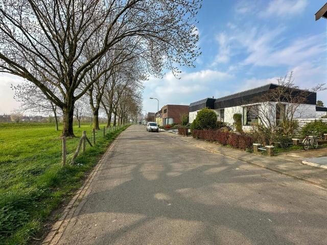 Bungalow, vrijstaande woning semi bungalow te huur in Maastricht