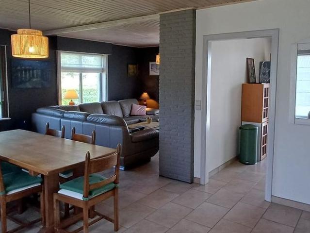 Bungalow te huur in Assebroek voor € 1.100 met 3 slaapkamers