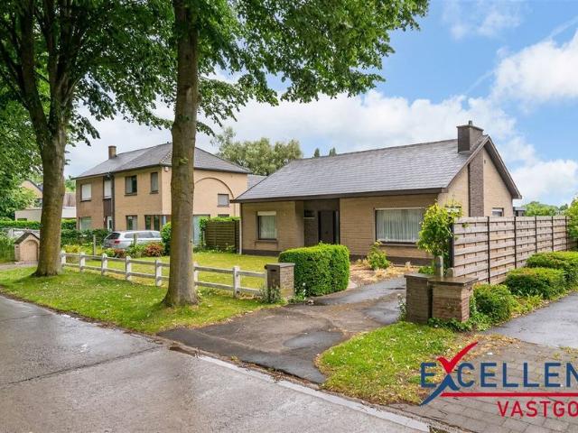 Bungalow te koop voor 380000 euro met 3 slaapkamers