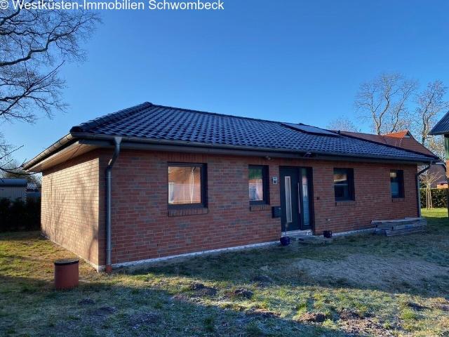 Bungalow u. Resthof, auf einem schönen Grundstück in Dorfrandlage!
