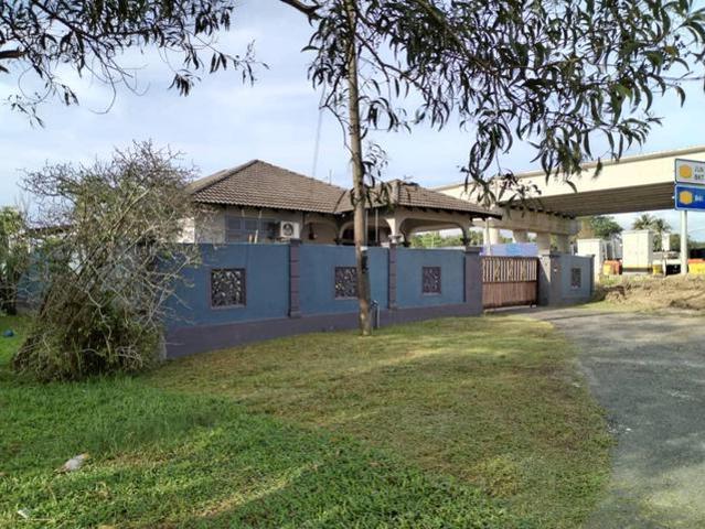 Bungalow Untuk Di Jual di Jalan Seri Teruntum Tanah Putih Kuantan Pah