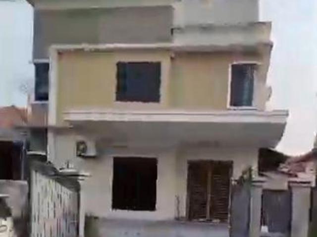 BUNGALOW WITH INDOOR SWIMMING POOL in TAMAN AMAN PERDANA