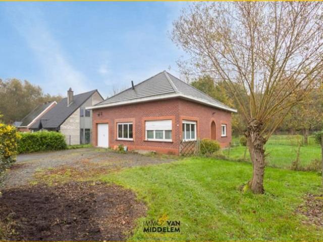 BUNGALOW À RÉNOVER DANS UN EMPLACEMENT UNIQUE A WAMBEEK