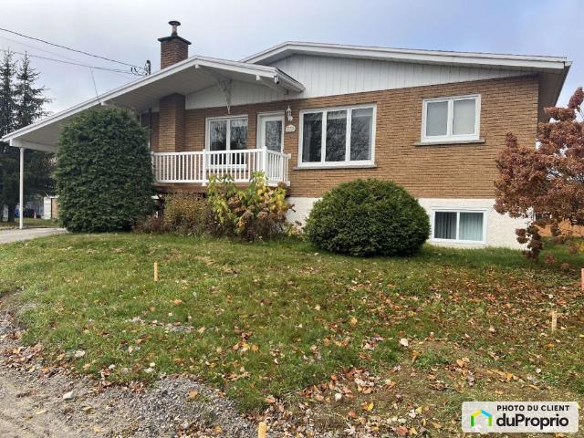 Bungalow à vendre Ferme Neuve 4 chambres 2 salles de bain #1089