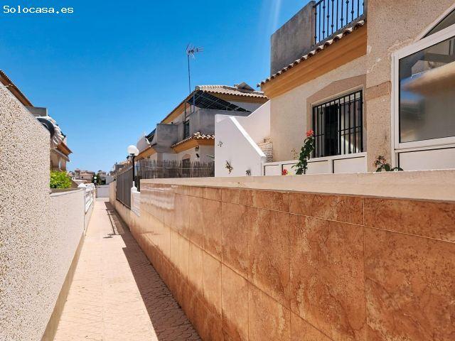 Bungalow acogedor en Playa Flamenca ¡Tu hogar a un paso del mar!con piscina y garaje !