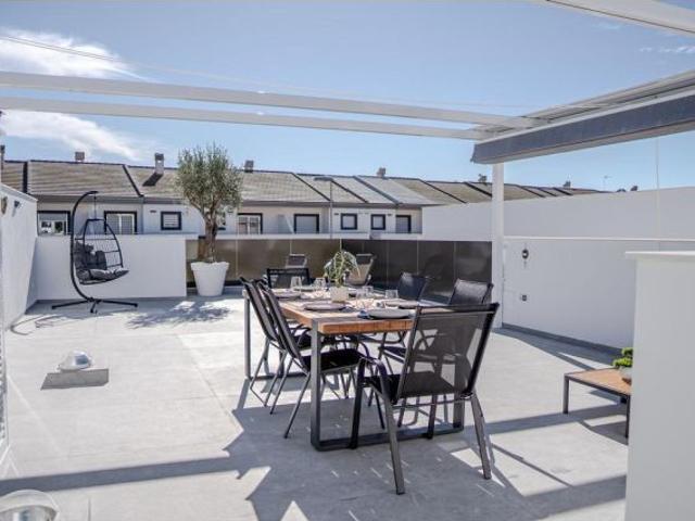 Bungalow Alto en San Javier: Tu Refugio Moderno y Agradable