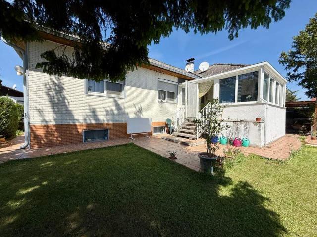 Bungalow auf großem Eckgrundstück in Top Lage von Kottingbrunn
