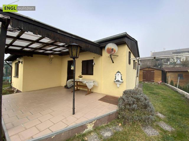 Jetzt die Badesaison genießen Pachtgrund mit Bungalow mit großem Garten und Pool in der Feriensiedlung beim Badeteich Steinbrunn