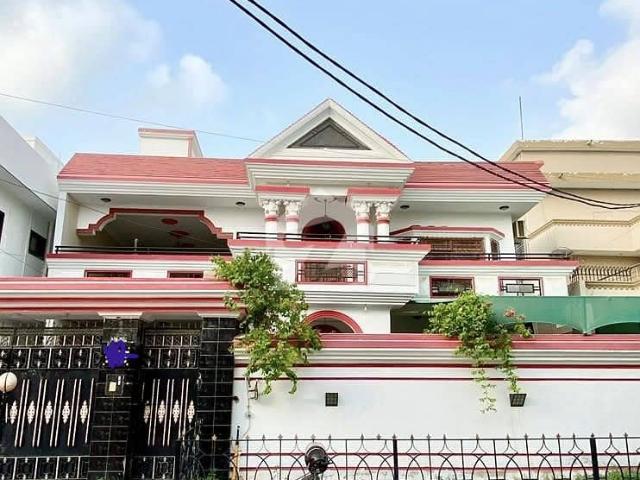 Bungalow available for rent gulshan block 4