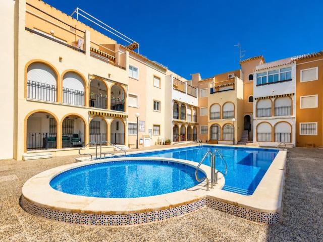 Bungalow bajo a 250 metros de la Playa de Los Náufragos Torr. 58m² Torrevieja