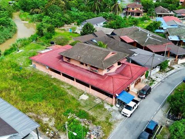 BUNGALOW BESAR TANAH LUAS Kg Pasir Baru Peringkat 2 Semenyih