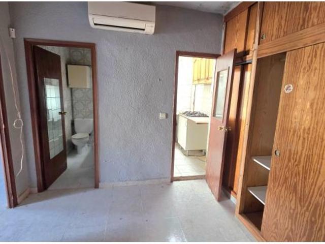 Bungalow con Gran Terraza y Potencial de Reforma en Subasta por Tiempo Limitado