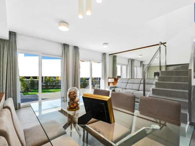 BUNGALOW CON PISCINA