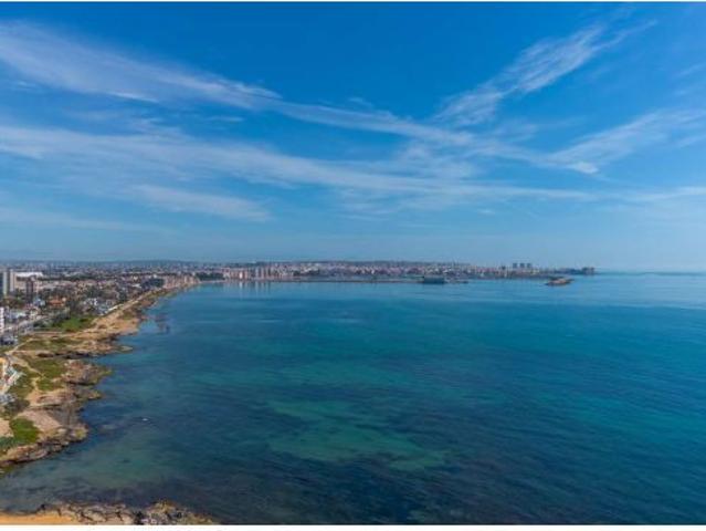 BUNGALOW CON PISCINA COMUNITARIA Y TERRAZA A SOLO 350 METROS DE LA PLAYA DE LOS NÁUFRAGOS