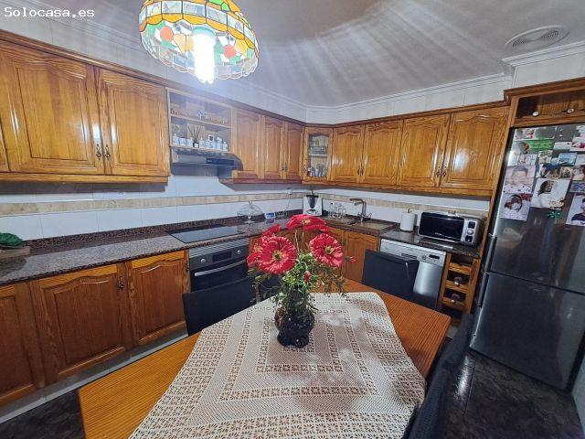 Bungalow de 4 habitaciones y 3 baños con Ascensor en las Bayas, Elche