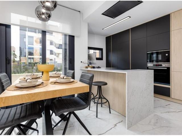 Bungalow de planta alta con 2 dormitorios a la venta en Lo Marabú, Ciudad Quesada